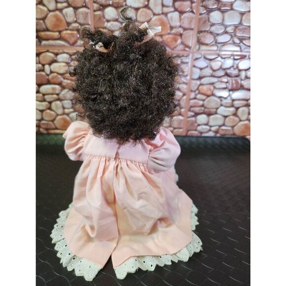 Ashton Drake Brianne 10'' porcelain doll - Picture 4 of 8